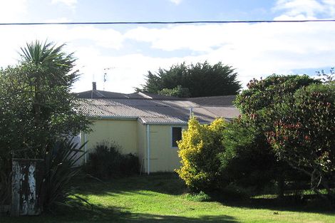 Photo of property in 27 Hona Street, Waikanae Beach, Waikanae, 5036