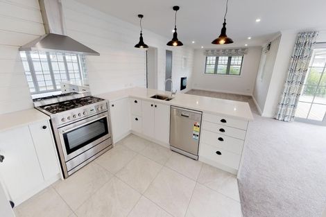 Photo of property in 3 Colombo Street, Palmerston North, 4410