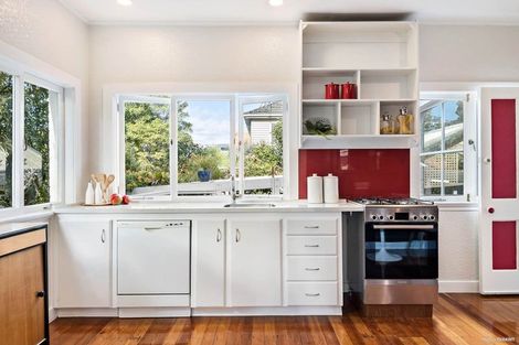 Photo of property in 209 Campbell Road, Greenlane, Auckland, 1061
