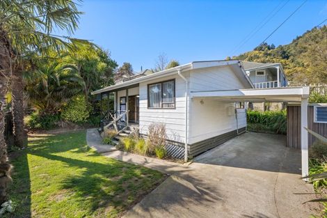 Photo of property in 144a Waikawa Road, Picton, 7220