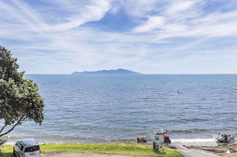 Photo of property in 10 Ocean Parade, Pukerua Bay, 5026