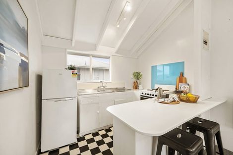 Photo of property in 24/125 Queens Drive, Lyall Bay, Wellington, 6022