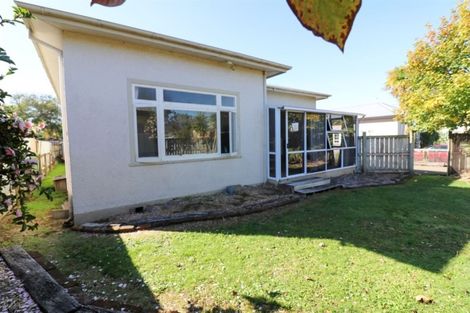 Photo of property in 6 Edward Street, Dannevirke, 4930