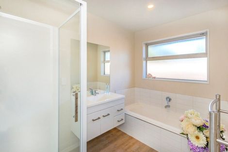 Photo of property in 24 Cairnbrae Drive, Prebbleton, 7604