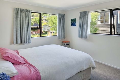 Photo of property in 42 Thatcher Crescent, Crofton Downs, Wellington, 6035