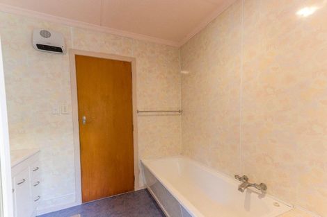 Photo of property in 18 Hunia Street, Marton, 4710