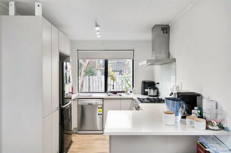 Photo of property in 46 Maywood Crescent, Glen Eden, Auckland, 0602