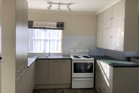 Photo of property in 6 Karaka Crescent, Levin, 5510