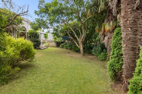 Photo of property in 2 Portchester Close, Bethlehem, Tauranga, 3110