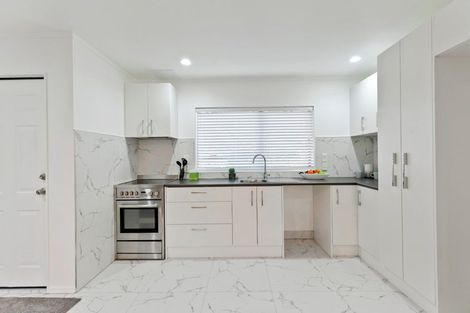 Photo of property in 32 Marinich Drive South, Ranui, Auckland, 0612