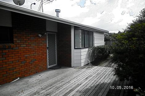 Photo of property in 2/16 Centorian Drive, Windsor Park, Auckland, 0632