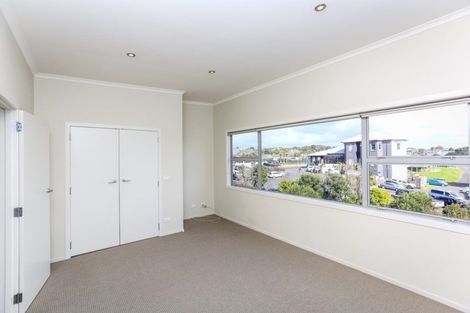 Photo of property in The Strand, 7/16 Ronald Street, Strandon, New Plymouth, 4312