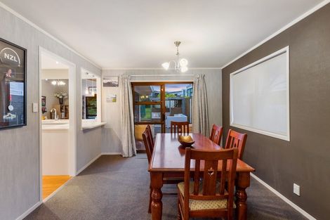 Photo of property in 8 Hamish Place, Sunnyhills, Auckland, 2010