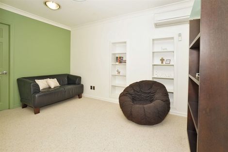 Photo of property in 16 Tironui Terrace, Western Heights, Hamilton, 3200