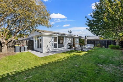 Photo of property in 2/225 Greers Road, Bryndwr, Christchurch, 8053