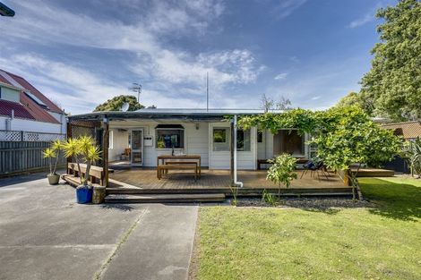 Photo of property in 3 Redwood Place, Te Awanga, 4102