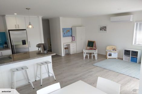 Photo of property in 4 Aporo Drive, Kumeu, 0810