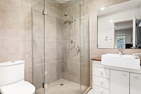 Photo of property in 5 Catlins Place, Fairview Heights, Auckland, 0632