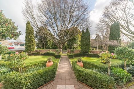 Photo of property in 10 Awatea Terrace, Hokowhitu, Palmerston North, 4410