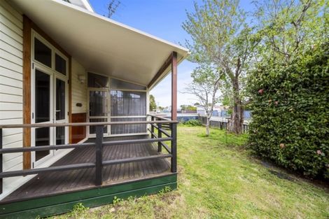 Photo of property in 14 Waihi Road, Hawera, 4610