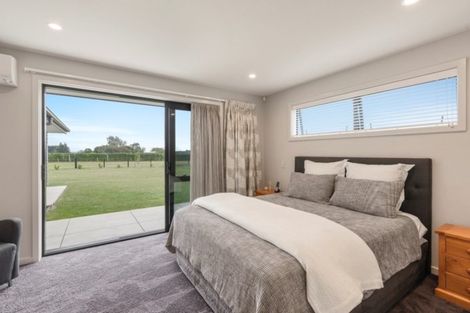 Photo of property in 18 Ohau Gravels Way, Ohau, Levin, 5570