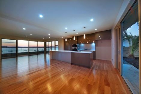 Photo of property in 68a The Parade, Bucklands Beach, Auckland, 2012