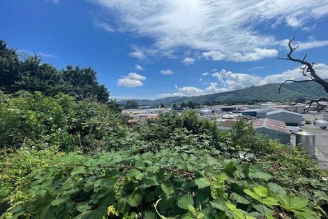 Photo of property in 4 Oaklands Grove, Clouston Park, Upper Hutt, 5018