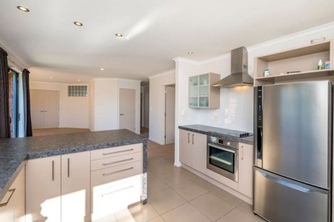 Photo of property in 4 Barry Curtis Place, Levin, 5510