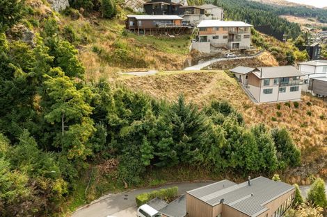 Photo of property in 7 Conifer Lane, Queenstown, 9300