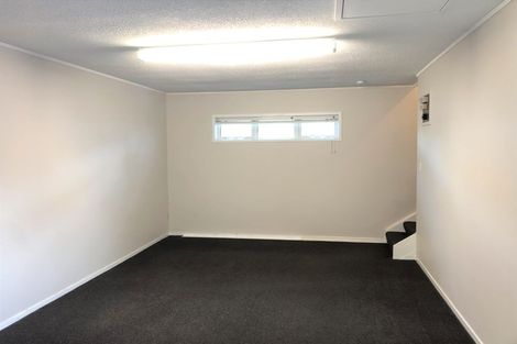 Photo of property in 30b William Bond Street, Stanley Point, Auckland, 0624