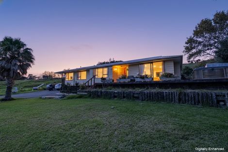 Photo of property in 2257 South Head Road, South Head, Helensville, 0874
