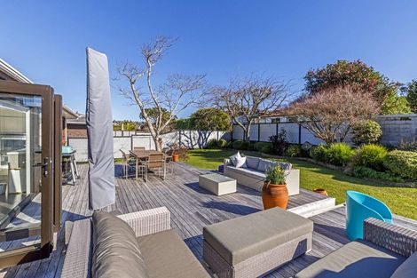 Photo of property in 137 Stapleford Crescent, Browns Bay, Auckland, 0630