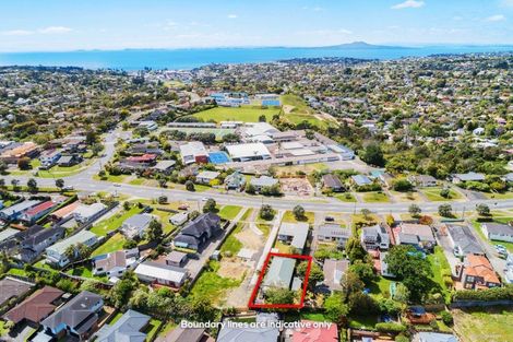 Photo of property in 2/878 East Coast Road, Northcross, Auckland, 0630