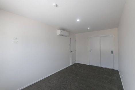 Photo of property in 17e Martin Place, Kelston, Auckland, 0602
