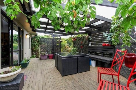 Photo of property in 1/99 Mangorei Road, Merrilands, New Plymouth, 4312