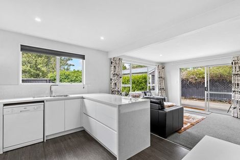 Photo of property in 2/1 Delaware Crescent, Russley, Christchurch, 8042