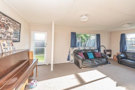 Photo of property in 90a Karaka Street, Castlecliff, Whanganui, 4501