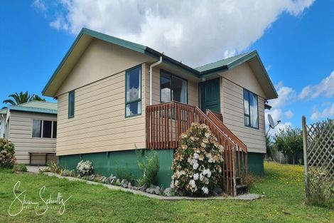 Photo of property in 6 Ash Grove, Maungaturoto, 0520