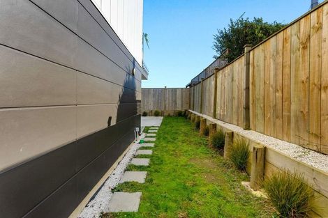 Photo of property in 7/27 Carole Crescent, Pakuranga, Auckland, 2010