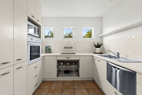 Photo of property in 2 Queens Walk, Taradale, Napier, 4112