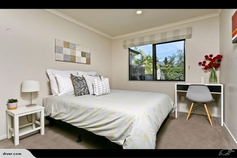 Photo of property in 30 Admirals Court Drive, Greenhithe, Auckland, 0632