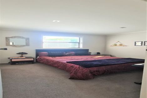 Photo of property in 1/56 Heathcote Road, Castor Bay, Auckland, 0620