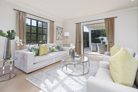 Photo of property in 33 Point View Drive, East Tamaki Heights, Auckland, 2016