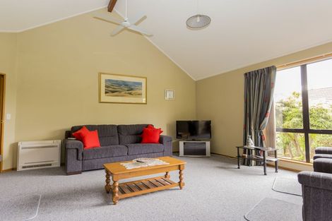 Photo of property in 17 Leven Street, South Hill, Oamaru, 9400