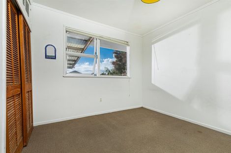 Photo of property in 14 Roick Parade, Glen Eden, Auckland, 0602