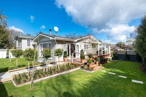 Photo of property in 2 Lovat Street, Havelock North, 4130