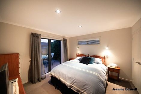 Photo of property in 5 Virtue Place, Hokowhitu, Palmerston North, 4410