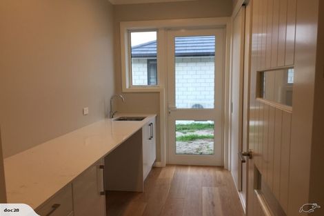 Photo of property in 8 Waitemata Drive, One Tree Point, 0118