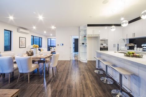 Photo of property in 13 Paitry Place, Swanson, Auckland, 0614