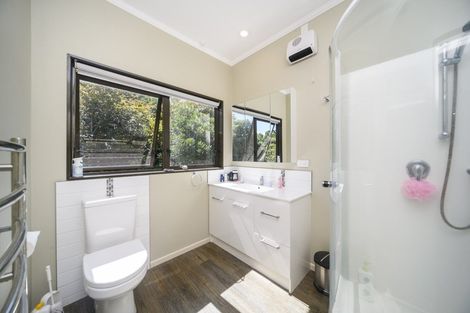 Photo of property in 24 Heathcote Place, Fitzherbert, Palmerston North, 4410